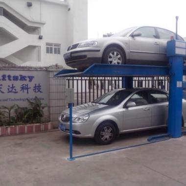   家庭简易式停车库